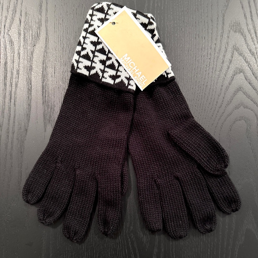 NWT- Michael Kors 3-Piece Cold Weather Set- Beanie Hat, Gloves, Scarf - Picture 5 of 5